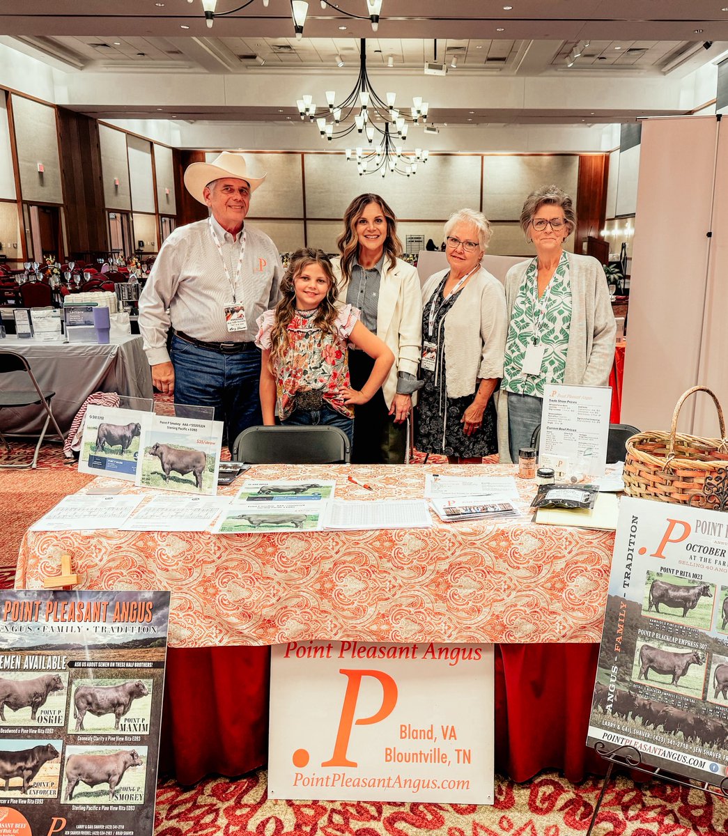 RadkeAmanda's tweet image. Great to run into the Point Pleasant Angus at the Virginia Beef Cattle University event! Be sure to make plans to attend their annual sale scheduled for Oct. 4!