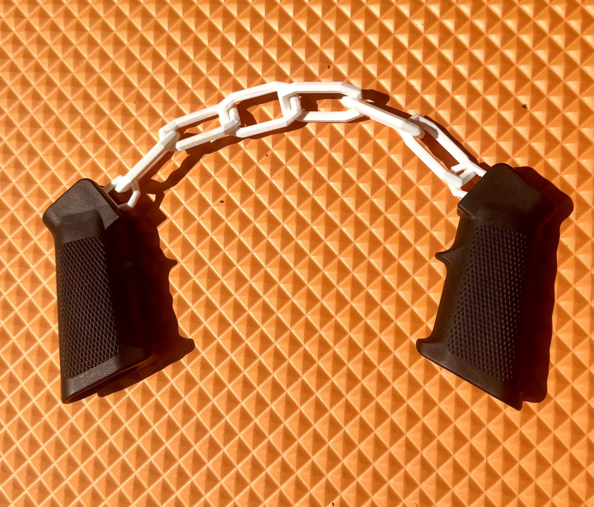 GreenWhiskey2's tweet image. Are you like me and have dozens extra A2 grips laying around?
You can finally put them to use! Be the mall ninja you secretly yearn to be.
Print in place with no supports. Downside is that you still have to touch A2 grips with your hands 🤮
Sailing now
odysee.com/@GreenWhiskey:…