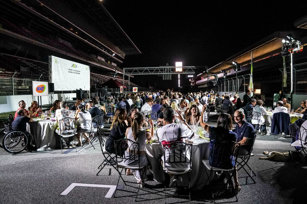 Te imaginas una gran cena en la misma recta de tribuna de uno de los mejores circuitos del mundial?, experiencia gastronómica, música, humor , amigos y, sobretodo, mucha solidaridad!
ven a disfrutar y nos estarás ayudando!
Inscripciones abiertas:
iter5.cat/inscripcions/f…