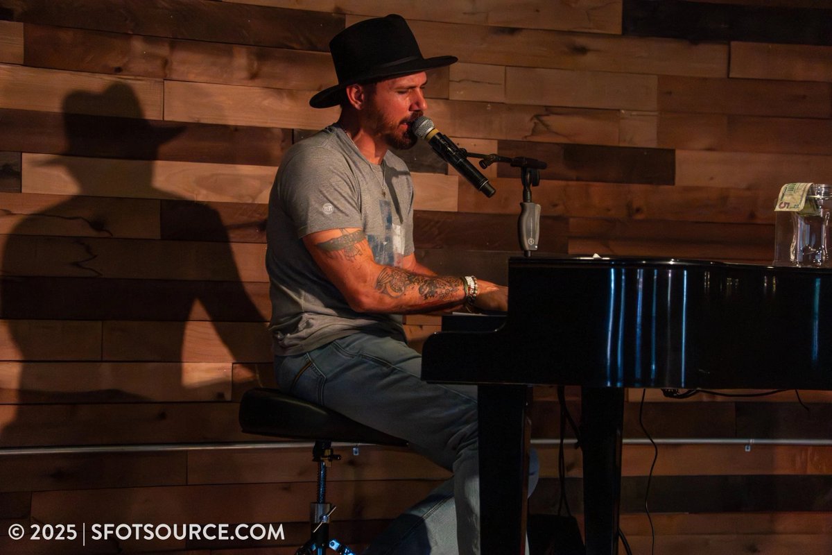 AmusementSource's tweet image. This is the FINAL weekend of Dueling Pianos at Six Flags Over Texas! Cool off in the Crazy Horse Saloon with some live music.

#SixFlagsOverTexas #DuelingPianos #LiveShows #SFOTSource #AmusementSource #ThemePark #SixFlags #DFW #Summer2025