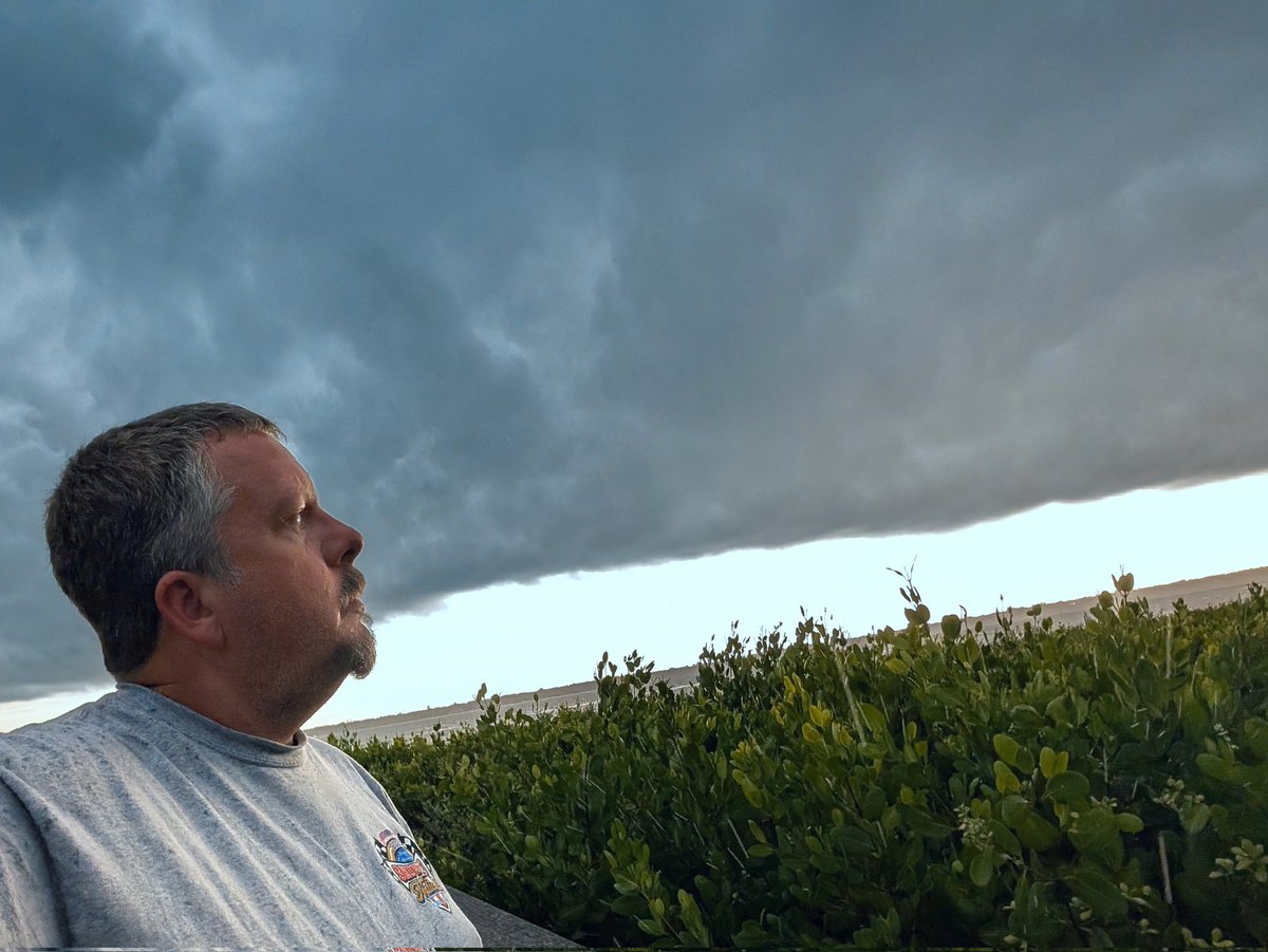 tropicalupdate's tweet image. I remember when I was a kid. Bradenton. Seeing storm clouds brewing off to the east. Dark and mean looking. It was our sign. Dinner soon. Time to ride our bikes back home. We would eat. It would rain. We would then go back out and play until dusk. I still remember the cooler…
