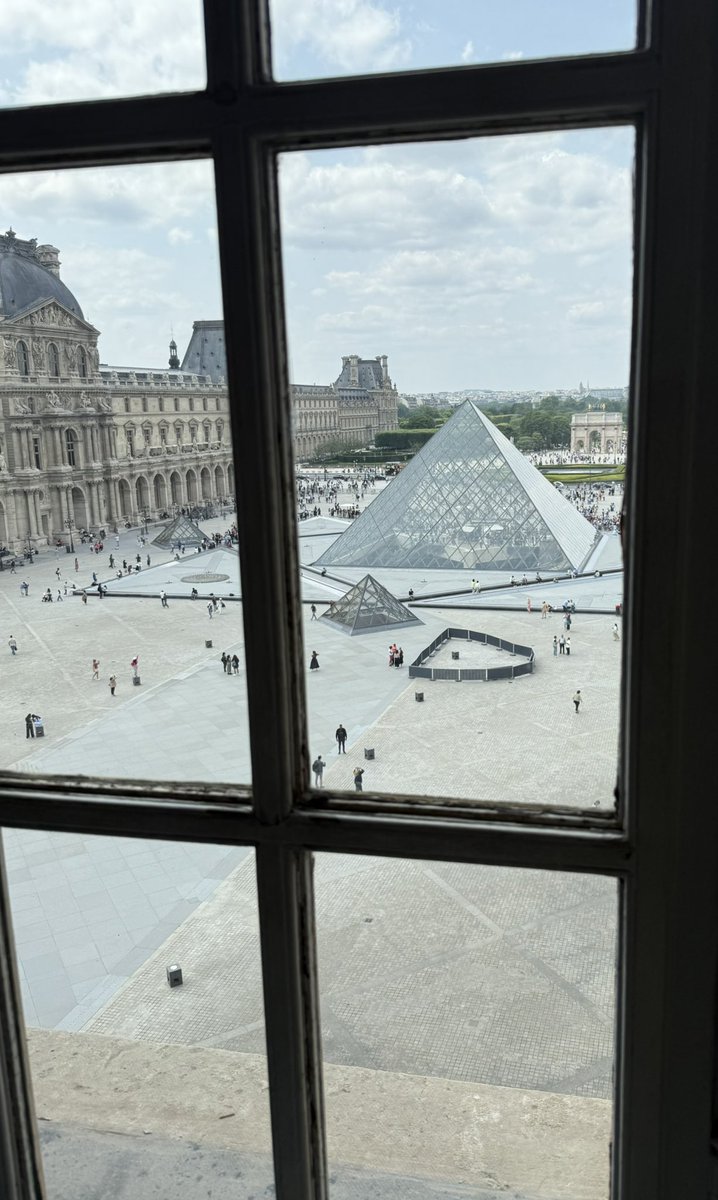 Retyred4good's tweet photo. How about a room with a view
#ThroughTheWindow🪟 https://t.co/IXj5IkmkXF