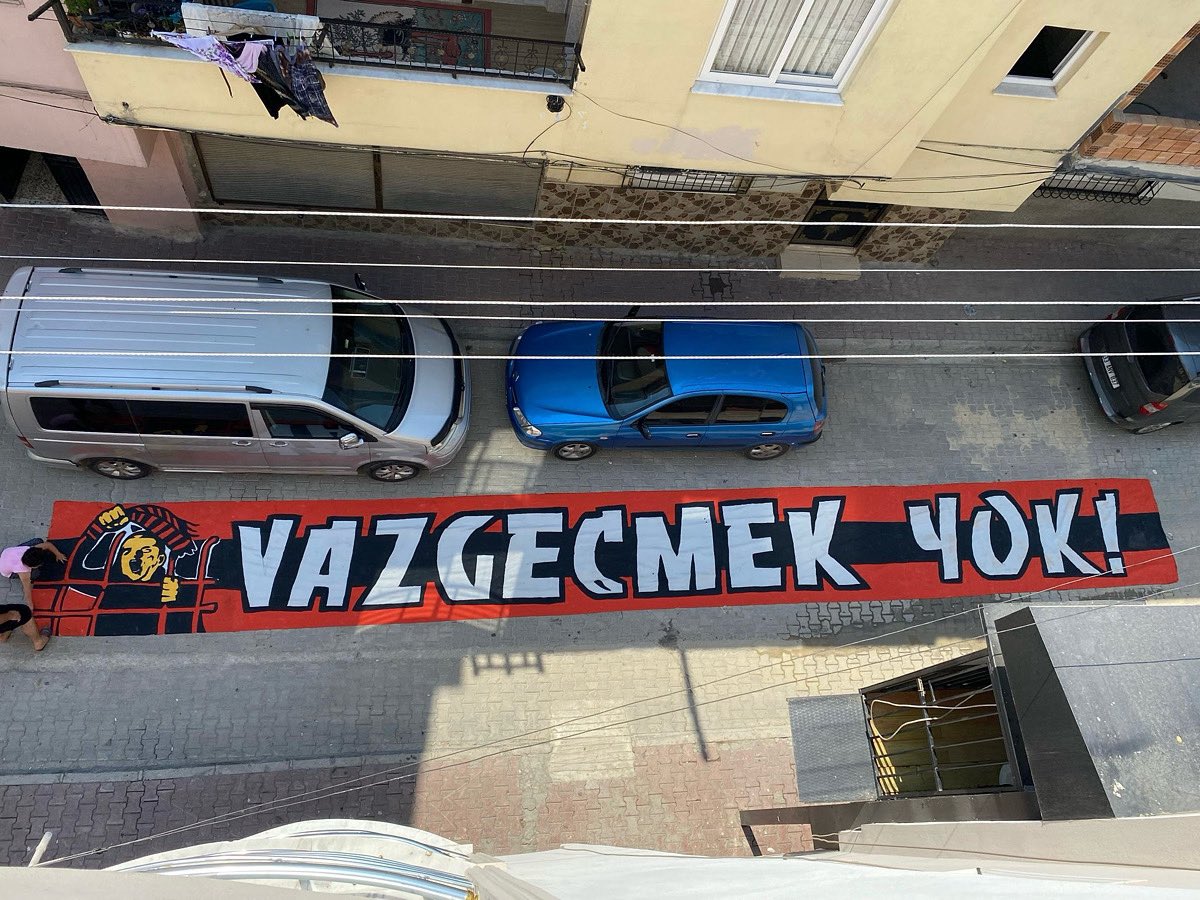 VAZGEÇMEK YOK!

📸 Grubumuzun yeni sezon hazırlıkları kapsamında el emeği set pankartı.

#ForzAntepGrubu