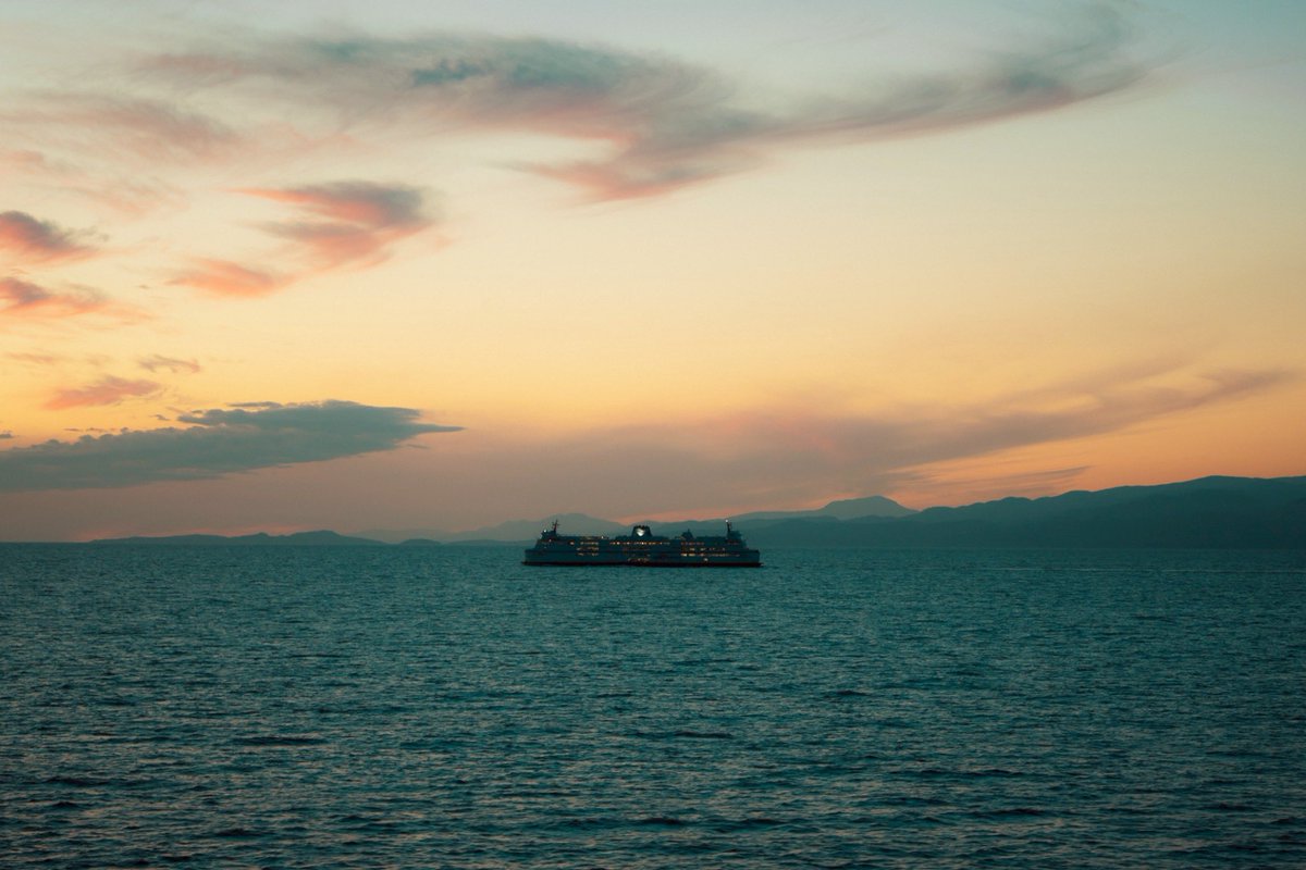 BCフェリーの季節がやってきた。飛行機と違ったストーリーがあってまたそれはそれでイイ⛴️