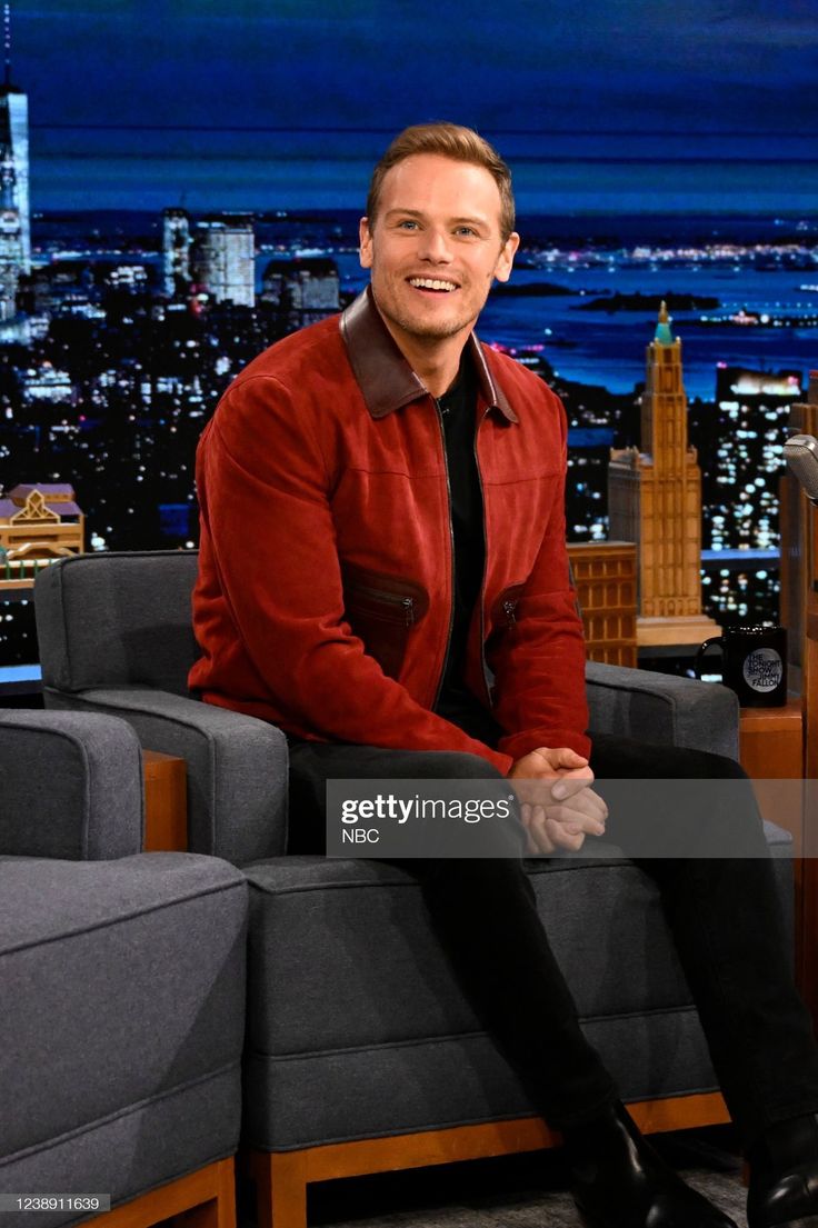 point_blank1959's tweet photo. Who said red is not his colour? #SamHeughan #OLS5 #aprincessforchristmasmovie #bloodshotpremiere #thetonightshowwithjimmyfallon https://t.co/rsffIUXNie