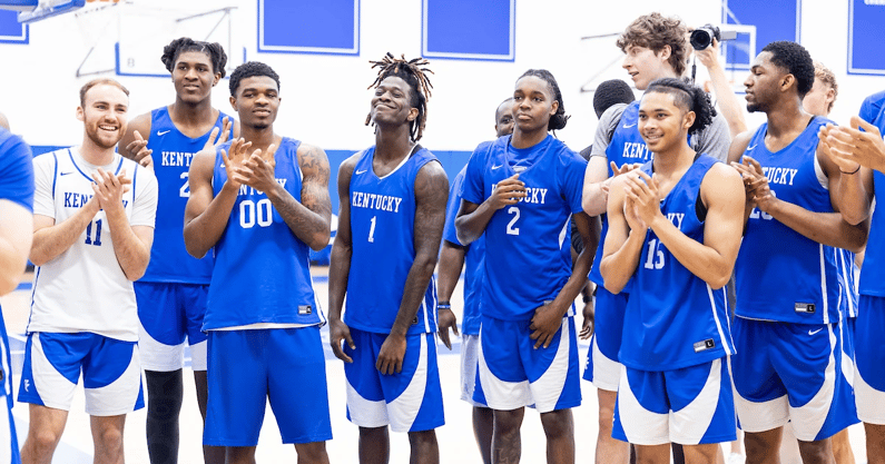 KSRonX's tweet image. Mark Pope likes what he's seen out of his guards so far in summer practices.
“I have a really talented backcourt. I have so many options."
➡️ on3.com/teams/kentucky…