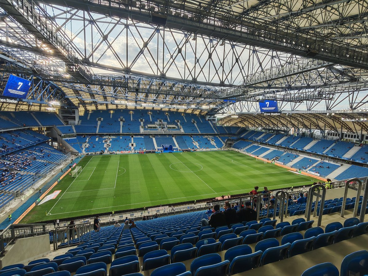 wybranowski's tweet image. Godzina zostala. No dobra, włączcie juz ten mecz @LechPoznan , reszta obejrzy pozniej, jak przyjdzie ;)