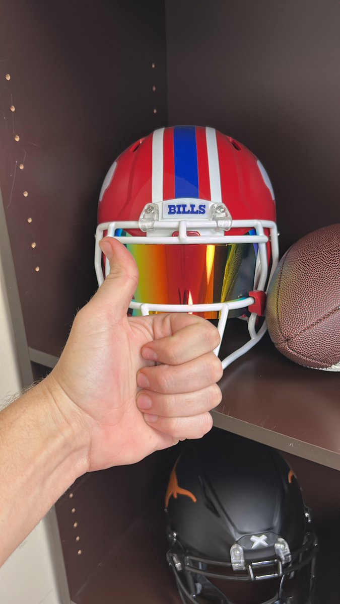 pbattle__'s tweet image. It’s back. And it’s glorious‼️New/old red alternate helmets back in the Bills lineup 🙌