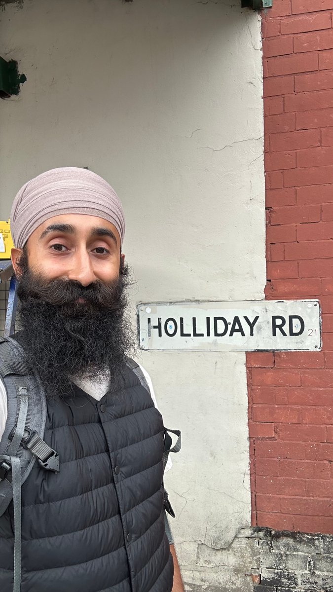 shuranjeetsingh's tweet image. 🚶🏽♂️ Today I was out on Holliday Road listening to residents and their key issues.
✍🏽 We discussed rubbish collections, planning applications and more!
⏭️ There were a number of issues I'll follow up on to help our community.