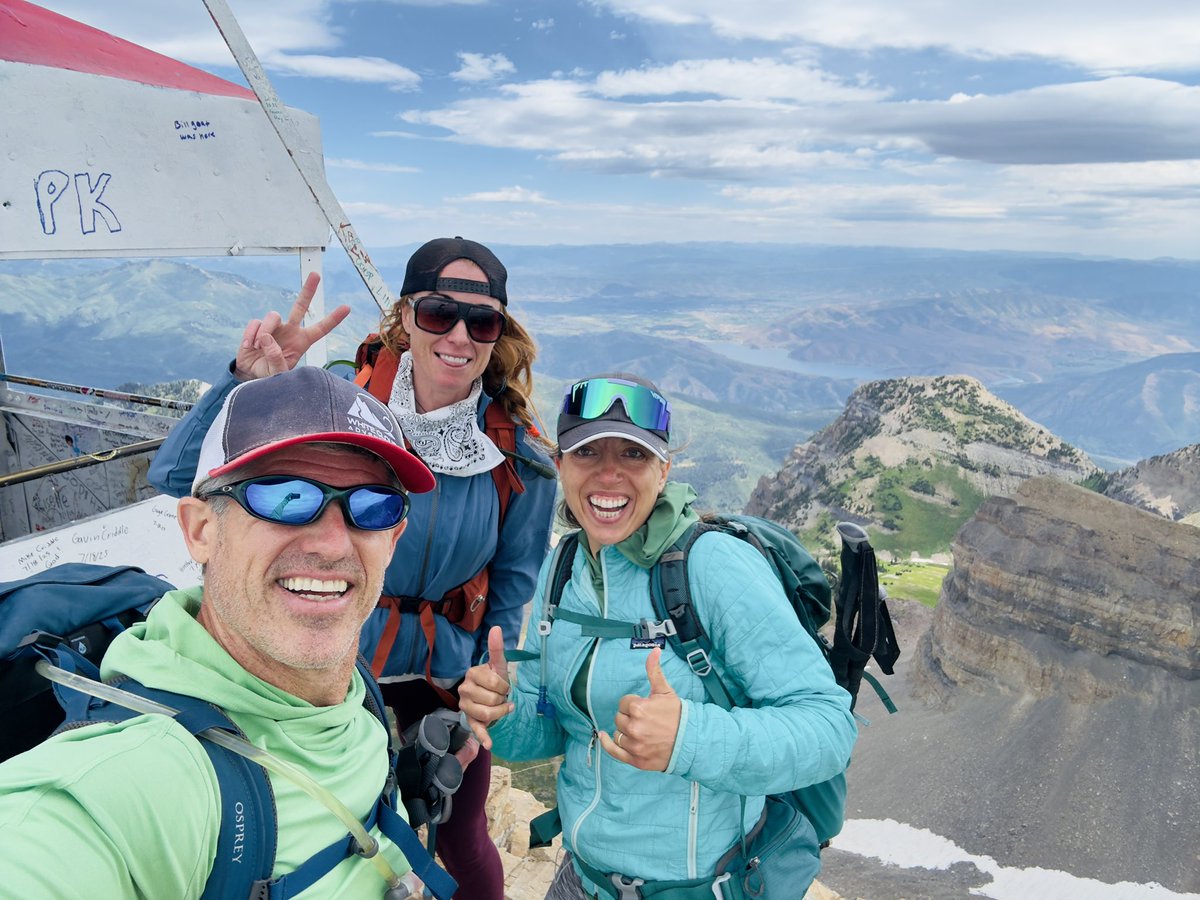buzzfreebrews's tweet photo. A great day to hike with cold NA brews awaiting us at the car as a reward. 🍻 
#AthleticCheckIn https://t.co/OnC5C0TvCN