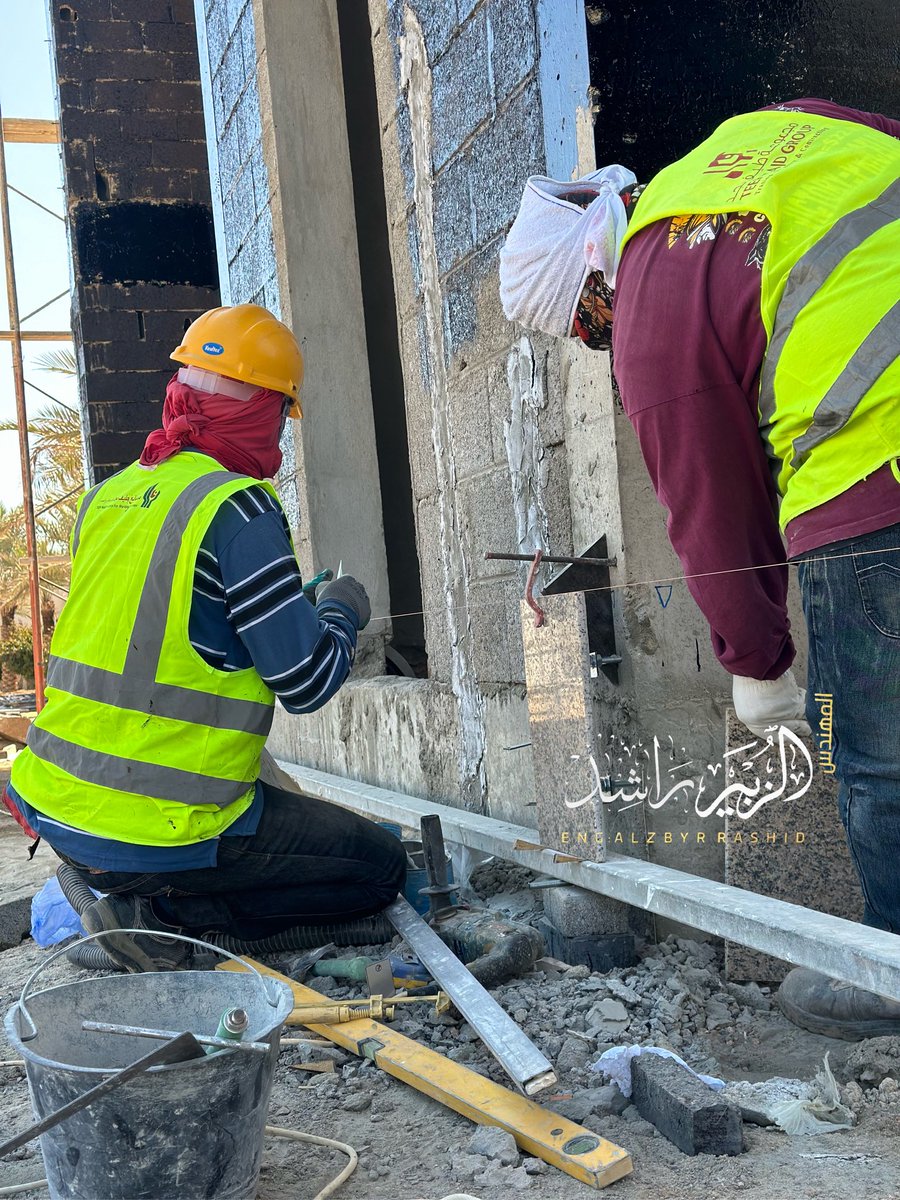 العامل مش خصمك، هو شريكك في التنفيذ ، بس يحتاج توجيه ومتابعة ، عامله بإحترام، بس لا تهمل الرقابة ، العامل إذا ما فهم شغله صح، بيتعب ويتعبك.
رشّده، راقبه، وادعمه…
وقتها يشتغل بضمير، ويحقق لك أفضل نتيجة .
#bb27