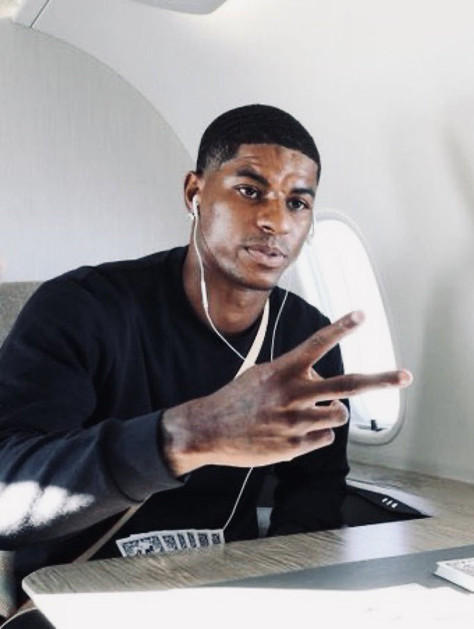 ThorDKidd_'s tweet image. when you’re at a function and they start taking pictures out of nowhere