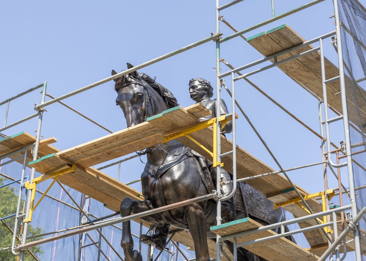 PAHouseGOP's tweet image. Doing some summer cleaning? So is the Capitol!
Touch-ups are underway on the Hartranft statue, honoring General John F. Hartranft, a former Pennsylvania governor. This historic statue has stood on the Capitol grounds since 1899!
#picoftheday
📸Sean Malak