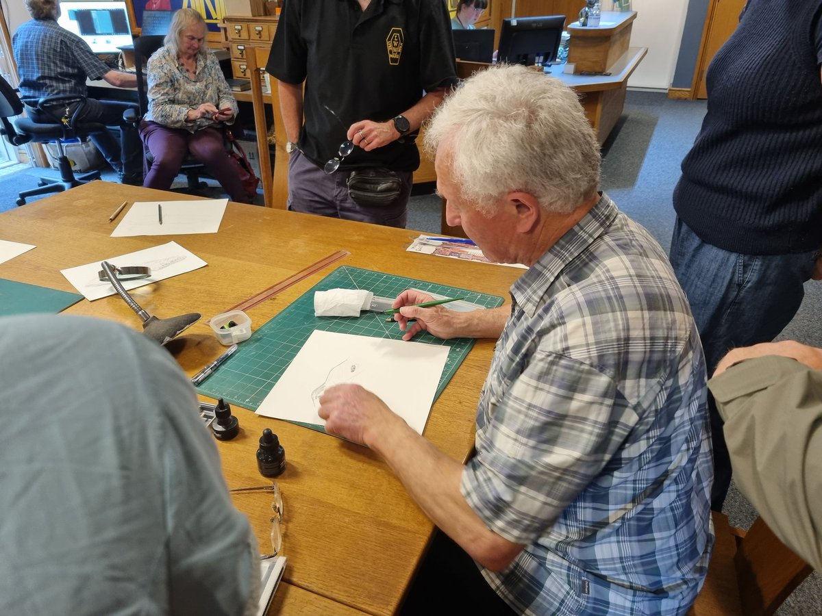 thelonningsguy's tweet image. "We want to imbue the landscape with a lot of personality" - pen and ink artist Mark Richards (@fellranger1). My thanks to him and the @ArmittMuseum for sharing memories and artistic tips today.