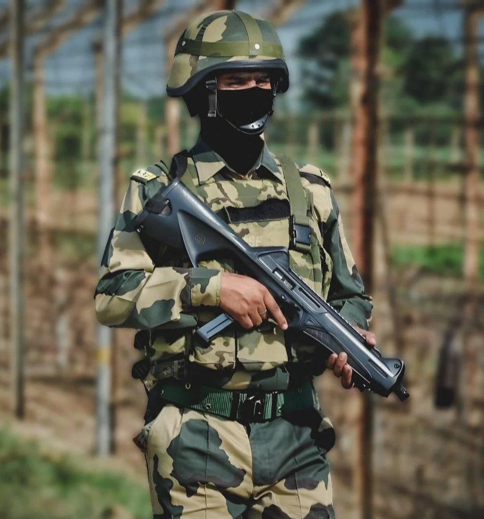 NewsIADN's tweet image. #BSF will raise 'Drone Squadrons' to neutralise enemy drones & mount counter-assault along the #Pakistan border.