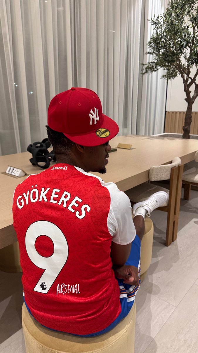 realmostack's tweet image. NEW MUZIK THURSDAY 7PM.

𝐇𝐄𝐑𝐄 𝐖𝐄 𝐆𝐎! 🚨😆