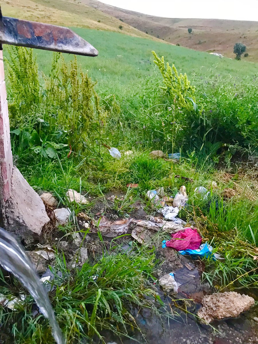Hangi ERDEM Hangi DAVRANIŞLA Kazanılır

Susmasını bilmek, yüksek heybet kazandırır
İsabetli düşünmekle değer artar
Tevazu ile sevgi çoğalır
Arkadaşlık, vefa ile daim olur
Üstünlük doğrulukla elde edilir
Yumuşak başlılıkla kalpler kazanılır
Hoşgörü ile dostların sayısı artar