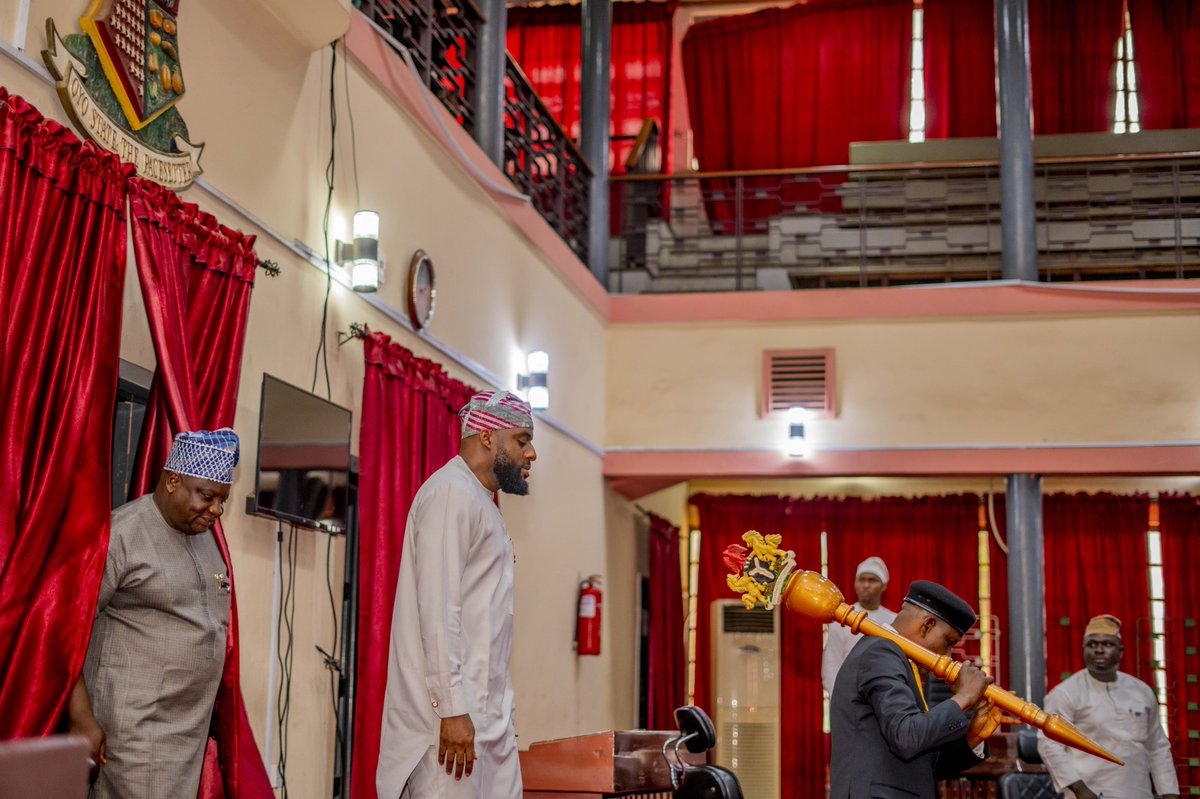 Adebo_ogund's tweet image. At today’s plenary session, we deliberated on key motions and reports addressing justice, environmental safety, disaster relief, and healthcare modernization:
A report was reviewed on operationalizing Grade C Customary Courts to reduce the burden on higher courts and bring…