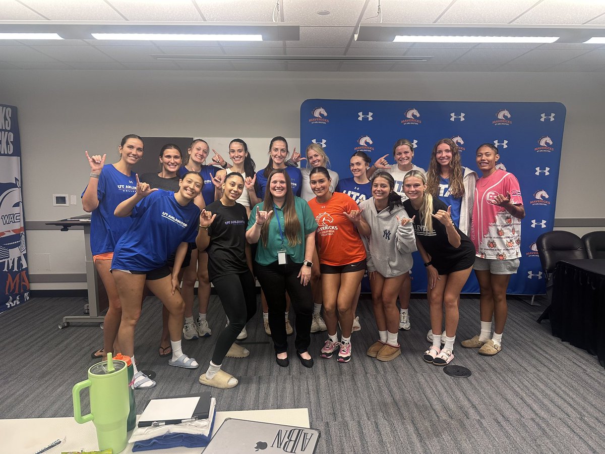 UTA_SA_Dev's tweet image. Yesterday, we had an amazing “Locker Room Talk” with our @utamavsvb team featuring Katie Morgan from the Texas Rangers! ⚾️💼
Katie shared her journey from being a college student-athlete to building a successful career with the Rangers.