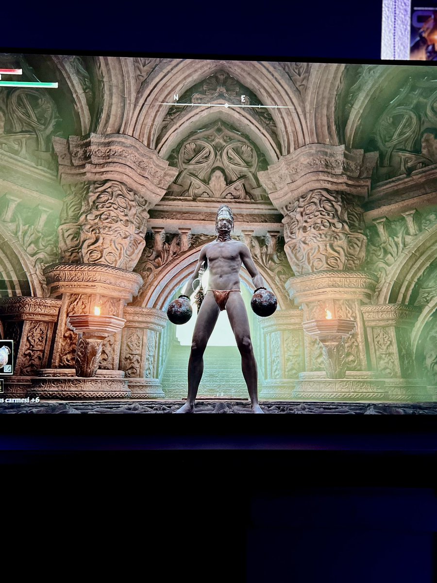 LordYisus95's tweet image. Hola, me llamo Jesús y tengo un problema. No puedo salir de Elden Ring. Cosorro
Con los Rewards me lo compré digital en Xbox y jugar en la cama con la tele🙈
Estoy mal, muy mal😂
En fin, os presento al señor puños de hierro que es la run que he empezado aquí🔥
Buenas tardes💜