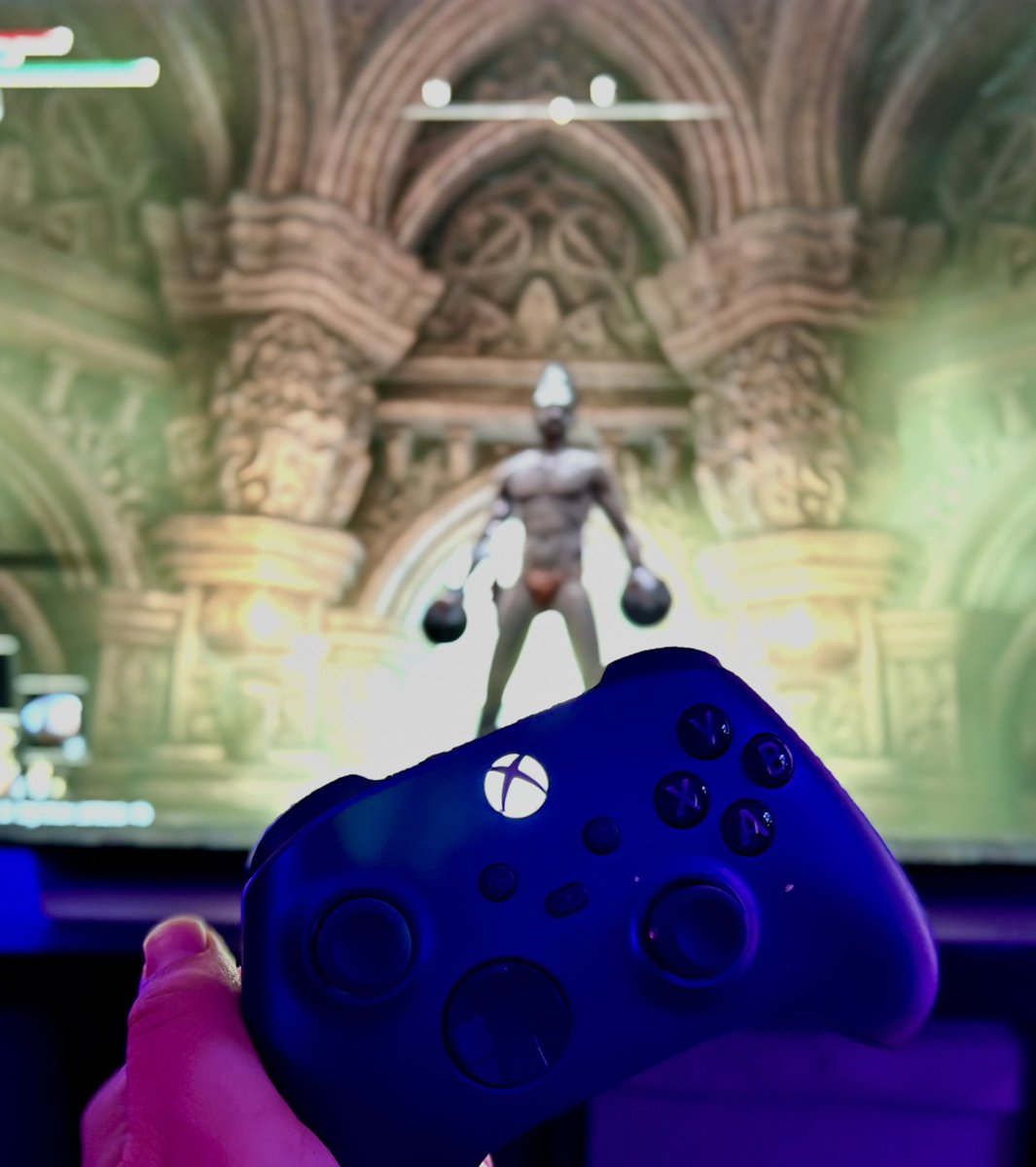 LordYisus95's tweet image. Hola, me llamo Jesús y tengo un problema. No puedo salir de Elden Ring. Cosorro
Con los Rewards me lo compré digital en Xbox y jugar en la cama con la tele🙈
Estoy mal, muy mal😂
En fin, os presento al señor puños de hierro que es la run que he empezado aquí🔥
Buenas tardes💜