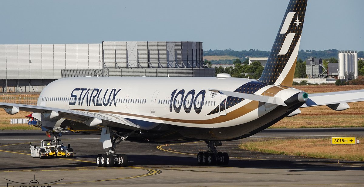 cliper31's tweet image. First Airbus A350-1000 for Starlux MSN761 #airbus #A350 #STARLUX @starluxairlines #aviation #planespotting #avgeek #taiwain 🇹🇼