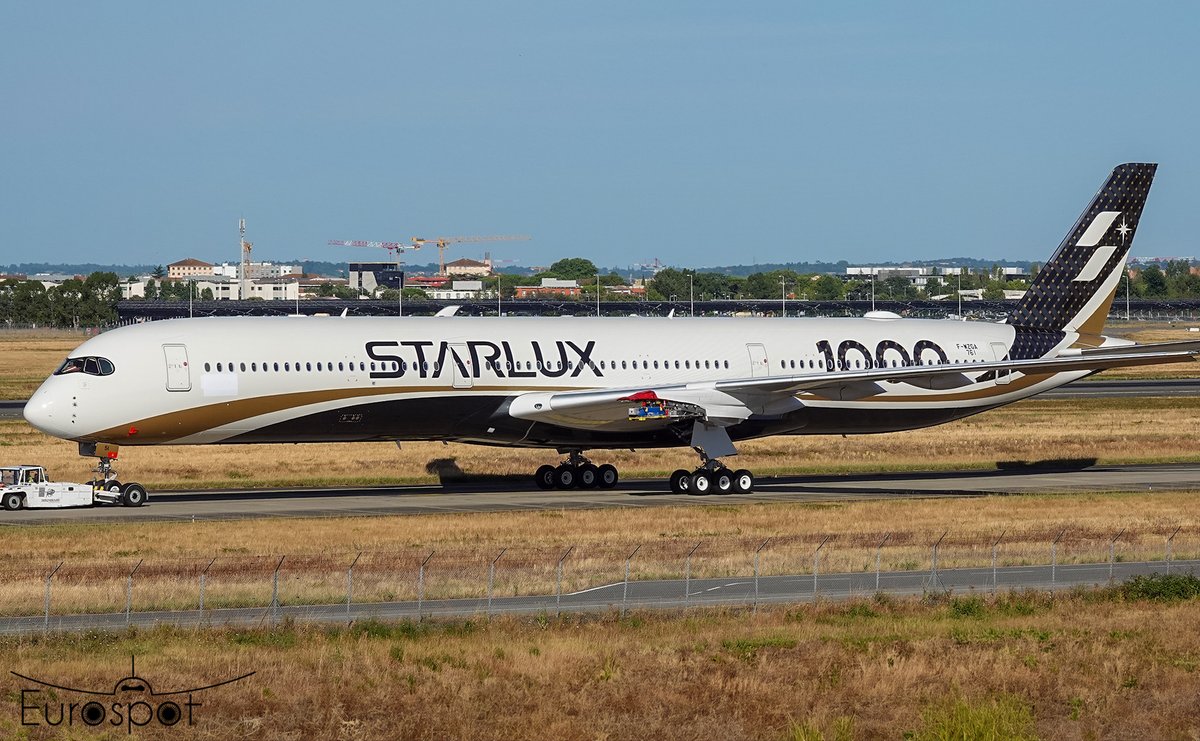 cliper31's tweet image. First Airbus A350-1000 for Starlux MSN761 #airbus #A350 #STARLUX @starluxairlines #aviation #planespotting #avgeek #taiwain 🇹🇼