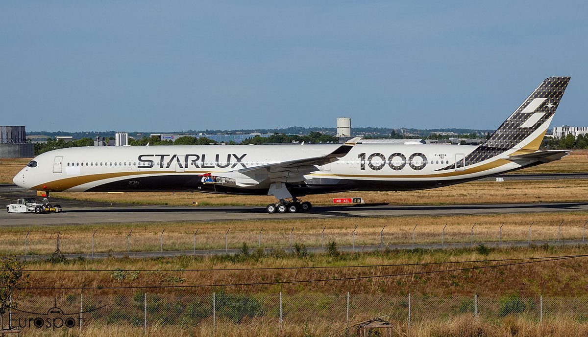 cliper31's tweet image. First Airbus A350-1000 for Starlux MSN761 #airbus #A350 #STARLUX @starluxairlines #aviation #planespotting #avgeek #taiwain 🇹🇼