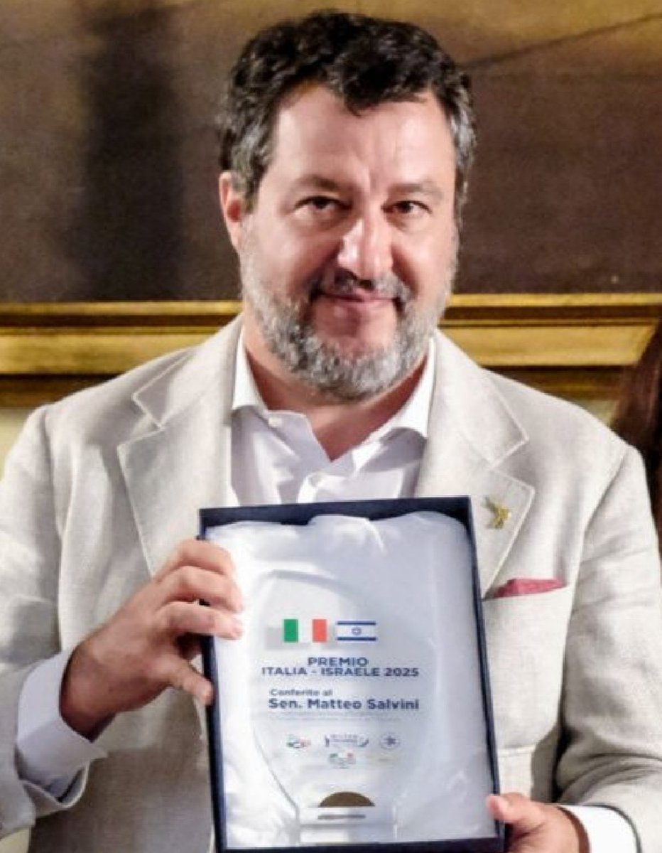 LucioMaucci's tweet image. Ad imperitura vergogna. E voi che lo avete votato, come vi sentite a vederlo premiato dagli assassini e affamatori di bambini?