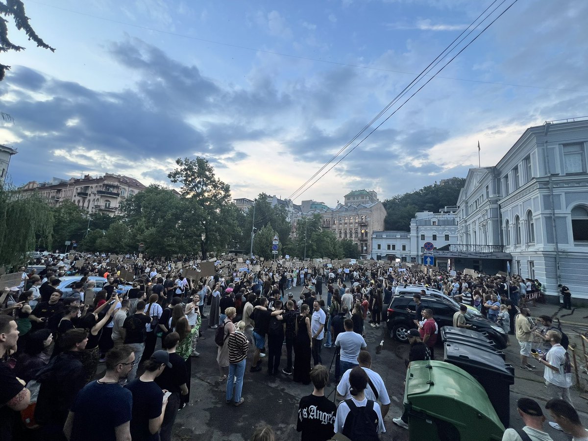 hypnomez13's tweet image. Раптом хтось думав, що зараз в тилу немає протесного потенціалу ✊🏼🇺🇦