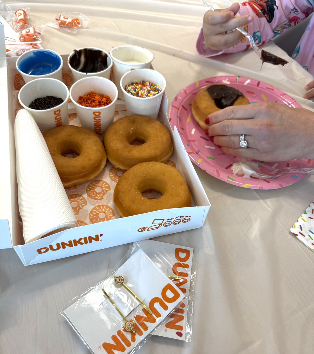 JDCHospital's tweet image. Life’s better with sprinkles, especially on National Sprinkle Day! 🍩💖
Thanks to @dunkindonuts Joy in Childhood Foundation, JDCH patients got to decorate donuts and enjoy sweet moments that brighten the healing journey. ✨ #JDCHFoundation