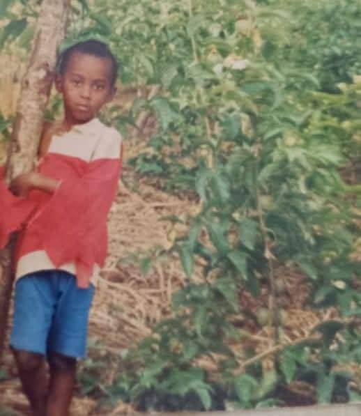 Previously, I landed on a picture of me, many years ago, putting on the colors of <a href="/NUP_Ug/">National Unity Platform</a>, Red, White, and Blue. Today, I landed on another, with fellow school children, raising the #PeoplePower fists ✊🏾  Kilabika kuva dda nga ensonga yo weeri😊 What an interesting coincidence!