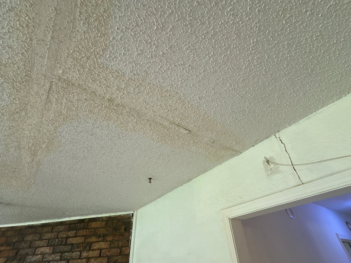 OklaInspector's tweet image. Major foundation movement found at this morning’s home inspection in Oklahoma City. These photos are just a small sample of what was found. Documenting this for my client more than justifies the fee paid.