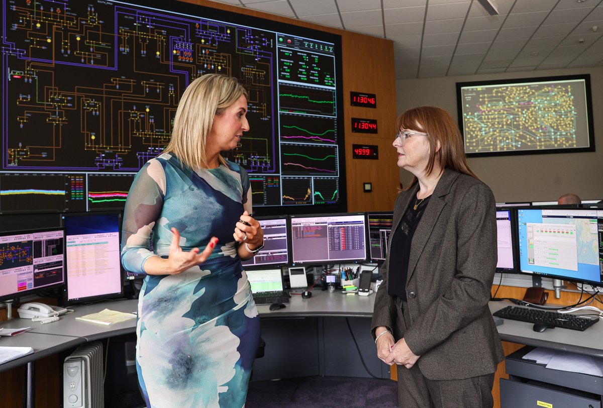 Economy_NI's tweet image. Economy Minister Dr @CArchibald_SF today met with @soni_ltd's leadership team and expert engineers.
Following the visit, Minister Archibald said:
“From integrating renewables to maintaining security of electricity supplies, @soni_ltd supports the decarbonisation of our…