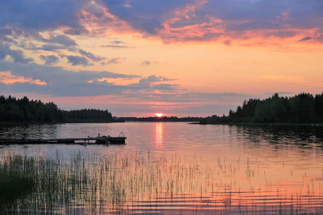 PHatunen's tweet image. Hyvää illanjatkoa ja yötä. 
Have a fine evening and good night. 
Kuva 23.7.2018 Oulujoki Vaala.
