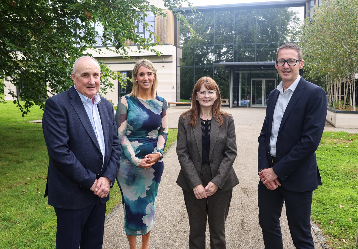 Economy_NI's tweet image. Economy Minister Dr @CArchibald_SF today met with @soni_ltd's leadership team and expert engineers.
Following the visit, Minister Archibald said:
“From integrating renewables to maintaining security of electricity supplies, @soni_ltd supports the decarbonisation of our…
