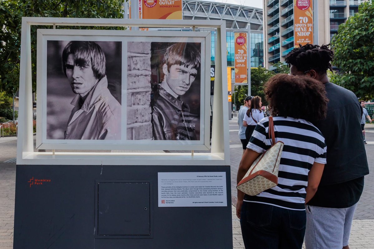 OasisPlanet_'s tweet image. Ahead of Oasis’ Live ‘25 shows in London, Wembley Park is celebrating the Gallagher brothers with a brand-new outdoor photo exhibition!
Featuring iconic early shots by legendary music photographer Kevin Cummins 📸