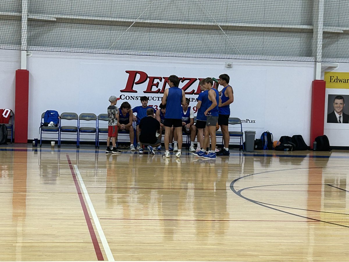 R7 Activities (@r7activities) on Twitter photo Our <a href="/BBallBlueJay/">BlueJayBasketball</a> HS boys are having a great time in Cape at the Rib City Shootout! <a href="/STLhssports/">STLhighschoolsports</a> <a href="/LiveStreamSTL/">Live Stream STL</a> <a href="/KFMOsportsBB/">KFMO Sports</a> <a href="/PrepHoopsMO/">Prep Hoops Missouri</a> Our <a href="/BBallBlueJay/">BlueJayBasketball</a> HS boys are having a great time in Cape at the Rib City Shootout! <a href="/STLhssports/">STLhighschoolsports</a> <a href="/LiveStreamSTL/">Live Stream STL</a> <a href="/KFMOsportsBB/">KFMO Sports</a> <a href="/PrepHoopsMO/">Prep Hoops Missouri</a>