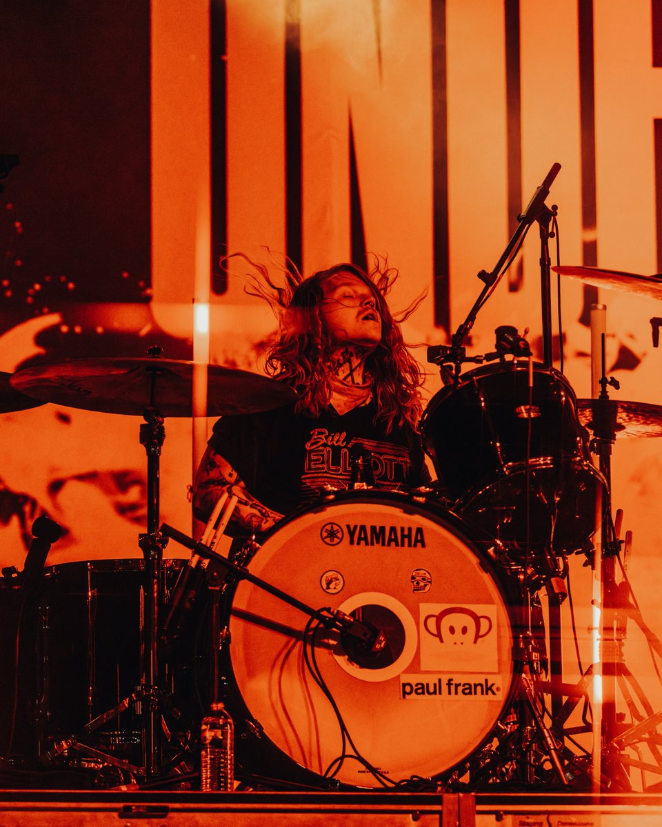 RockvilleFest's tweet image. Give the drummer some! 🥁🔥
Shout out to all the heavy hitters behind the kits at Welcome To Rockville! From legends like @RayLuzier1 of @Korn and Tre Cool of @GreenDay to the next generation, Rockville 2025 was blessed with talent!
Who are your favorite drummers from this…