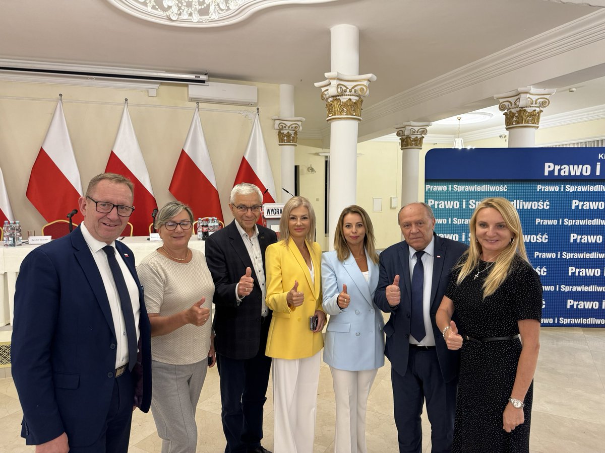 Robert Telus (@roberttelus) on Twitter photo „Wygrała Polska”
Pierwsze spotkania Prezydenta Elekta Dr <a href="/NawrockiKn/">Karol Nawrocki</a> z klubem parlamentarnym PiS
#wygralapolska „Wygrała Polska”
Pierwsze spotkania Prezydenta Elekta Dr <a href="/NawrockiKn/">Karol Nawrocki</a> z klubem parlamentarnym PiS
#wygralapolska