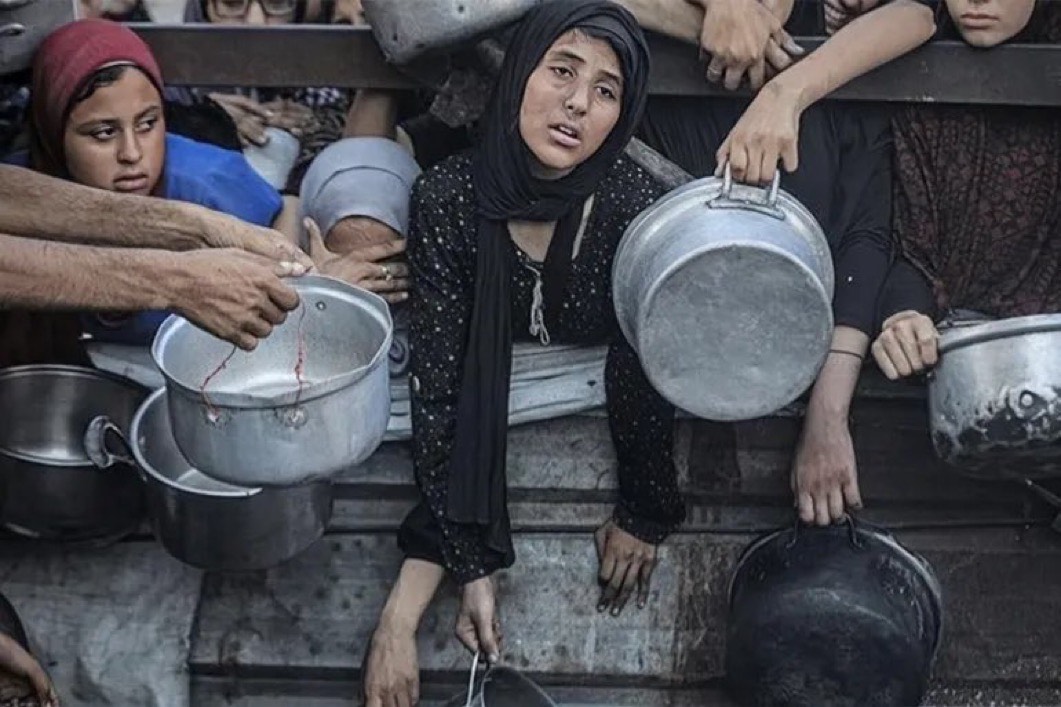 HalaAbouHassira's tweet image. Le directeur des secours médicaux à Gaza : Nous sommes entrés dans une phase critique de la famine et nous nous attendons à des morts massives parmi les femmes et les enfants.
Nous somme tous responsables. Les déclarations sans action contribuent à renforcer l’impunité d’Israël…