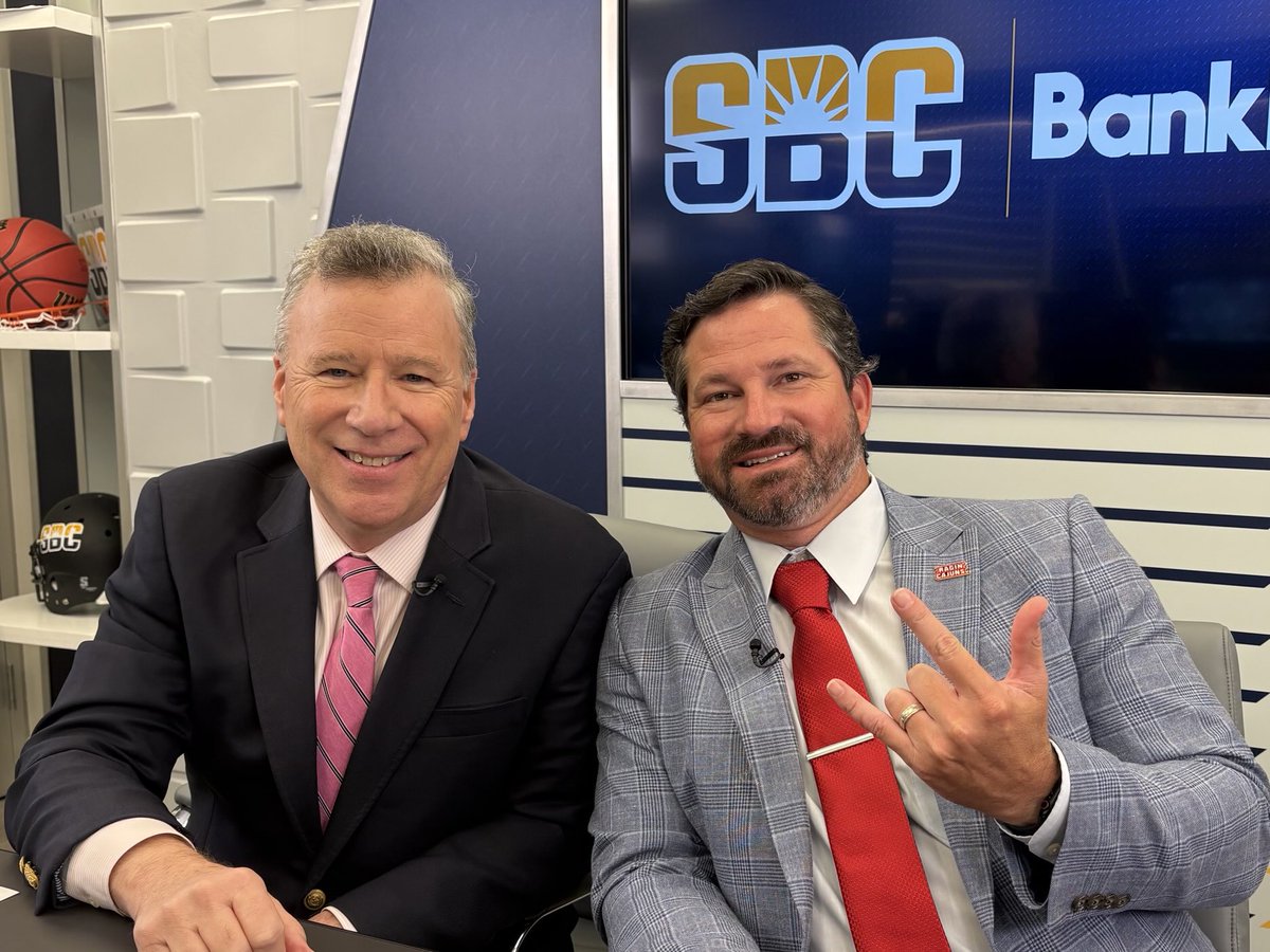 MattStewartTV's tweet image. Day One @SunBeltFB Media Days. Great to visit in our @Sunbelt studio with @SouthAlabamaFB @CoachApplewhite. @RaginCajunsFB Coach @michaeldes1. @SouthernMissFB @CoachHuff. @TroyTrojansFB Coach @GeradParker1