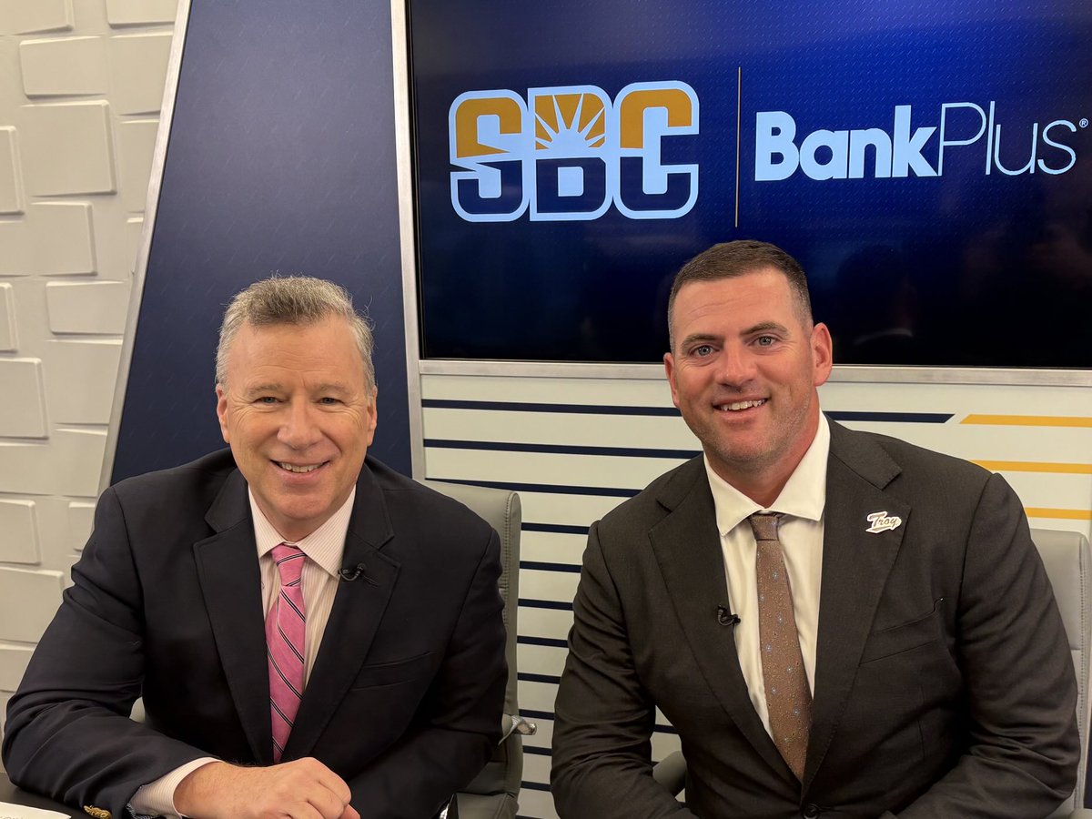 MattStewartTV's tweet image. Day One @SunBeltFB Media Days. Great to visit in our @Sunbelt studio with @SouthAlabamaFB @CoachApplewhite. @RaginCajunsFB Coach @michaeldes1. @SouthernMissFB @CoachHuff. @TroyTrojansFB Coach @GeradParker1