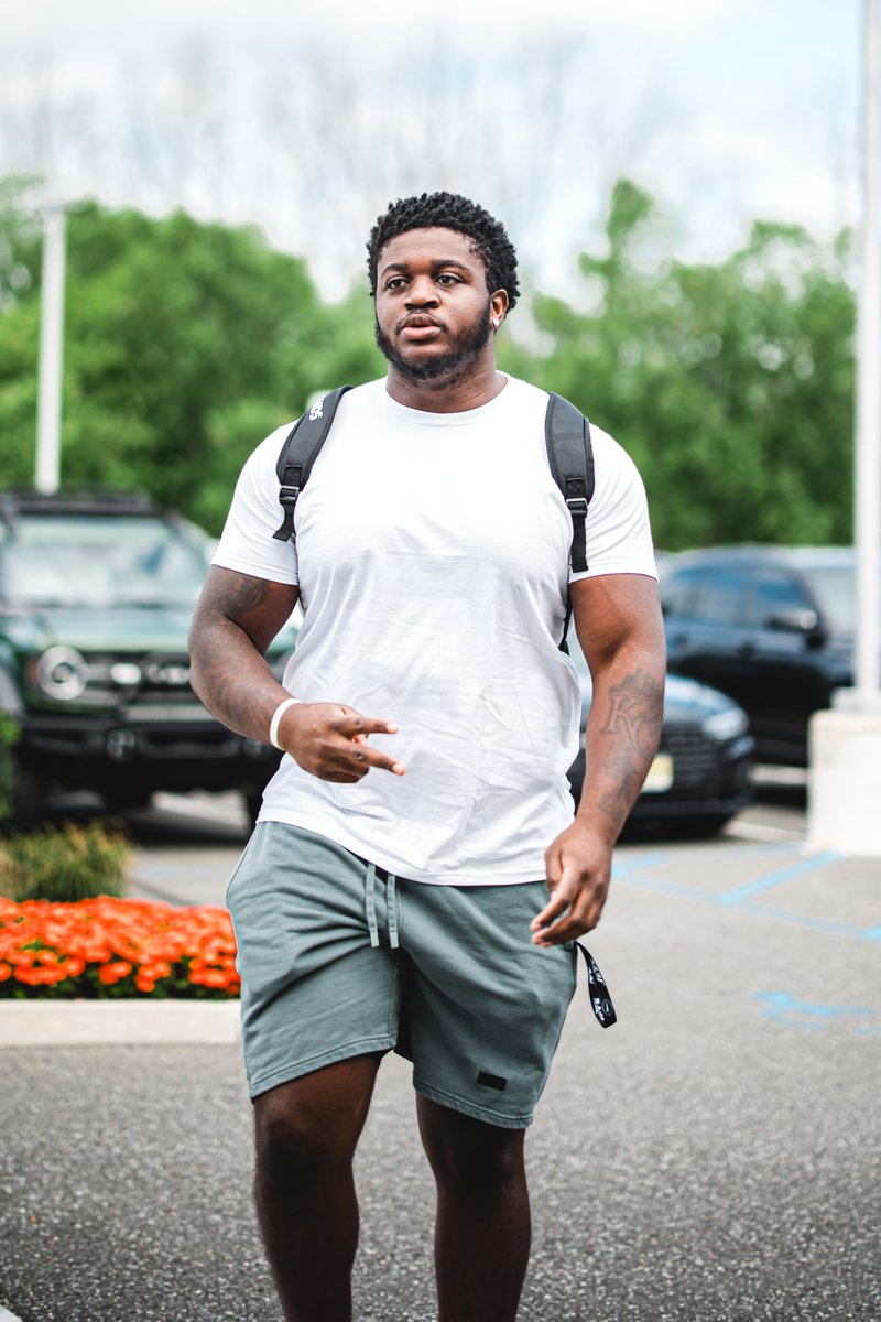 NYJetsTFMedia's tweet image. Rookie Armand Membou reporting for training camp ✈
#Jets | 📸 @nyjets