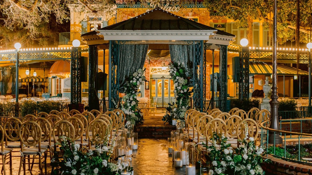 DAPs_Magic's tweet image. Disney’s Fairy Tale Weddings & Honeymoons Announce 3 New Venues at Disneyland Resort ift.tt/dBp4wgf
