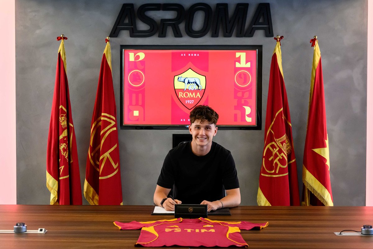OfficialASRoma's tweet image. 🤝 Antonio Arena è giallorosso!
Benvenuto nella nostra Primavera 🟨🟥
#ASRoma