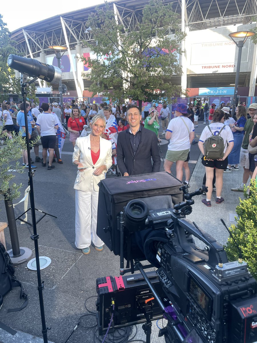 RobHarris's tweet image. England team news coming up live from Geneva alongside @SkyJacquie
youtube.com/live/YDvsBbKfL…