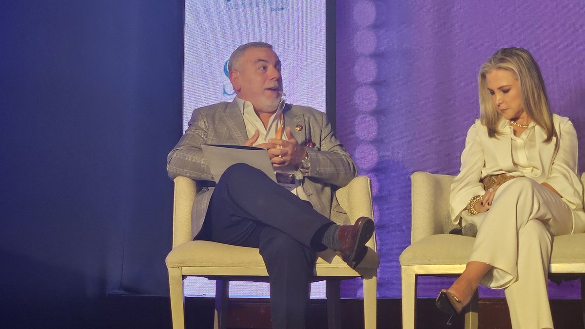 Seminarium Ecuador (@seminariumec) on Twitter photo Panel de Competitividad y desarrollo economicos:
"Claves para el futuro del Ecuador".
Juan Carlos Navarro (Presidente de la Cámara de Industrias de Guayaquil & Presidente del Comité Empresarial Ecuatoriano) <a href="/jcnavarrogo/">Juan Carlos Navarro G.</a>
<a href="/Industriasgye/">Cámara de Industrias de Guayaquil</a> <a href="/CeEcuatoriano/">Comité Empresarial Ecuatoriano</a> Panel de Competitividad y desarrollo economicos:
"Claves para el futuro del Ecuador".
Juan Carlos Navarro (Presidente de la Cámara de Industrias de Guayaquil & Presidente del Comité Empresarial Ecuatoriano) <a href="/jcnavarrogo/">Juan Carlos Navarro G.</a>
<a href="/Industriasgye/">Cámara de Industrias de Guayaquil</a> <a href="/CeEcuatoriano/">Comité Empresarial Ecuatoriano</a>