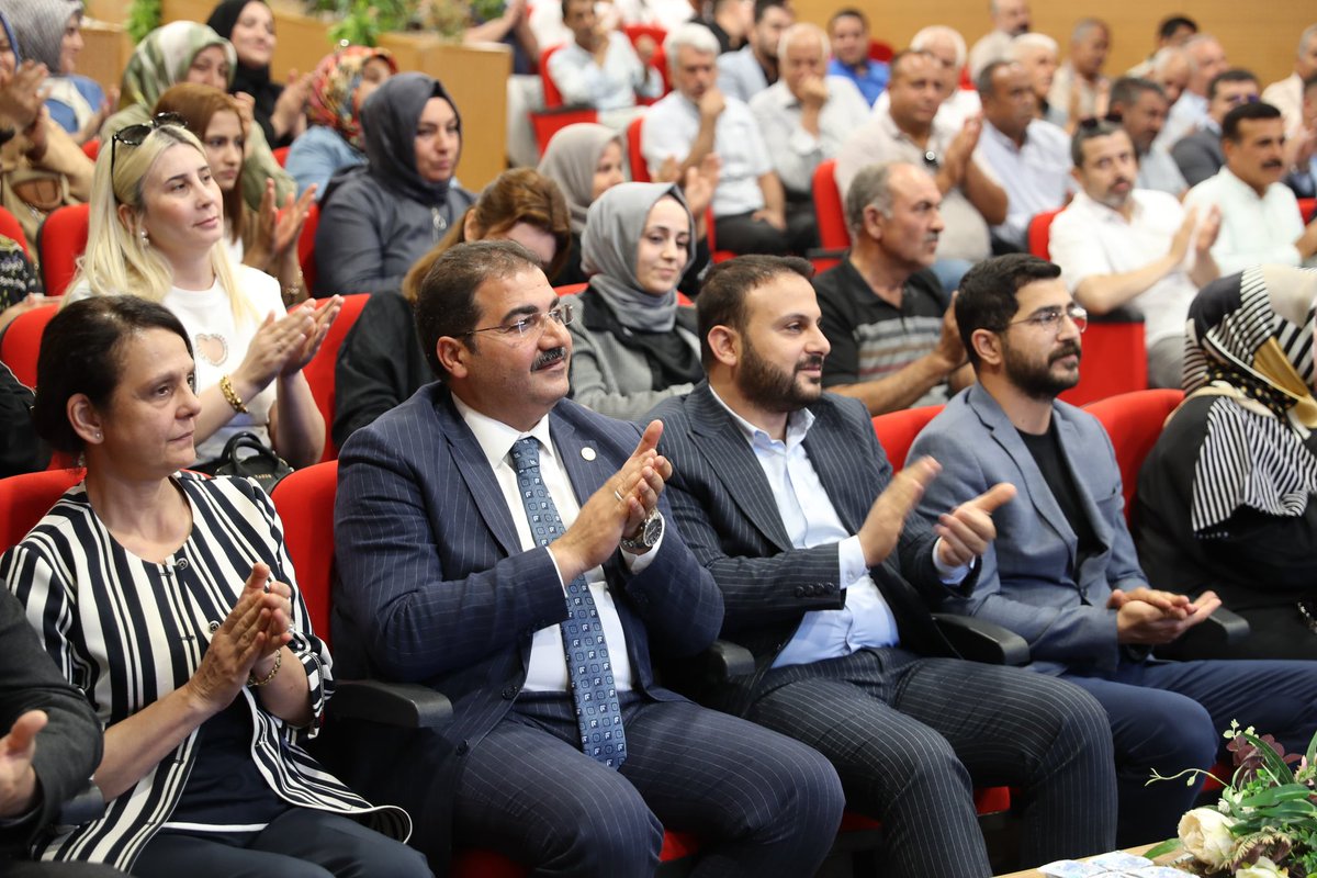 AK Parti Haliliye İlçe Başkanımız Sn. Mustafa Bağmancı, Kadın Kolları Başkanımız Sn. Fatma Ocak, Gençlik Kolları Başkanımız Sn. Akif Hamza Aksoy ve teşkilat mensuplarımızın katılımıyla gerçekleşen AK Parti Haliliye İlçe Danışma Meclisi Toplantısına katıldık.

Birlik ve beraberlik