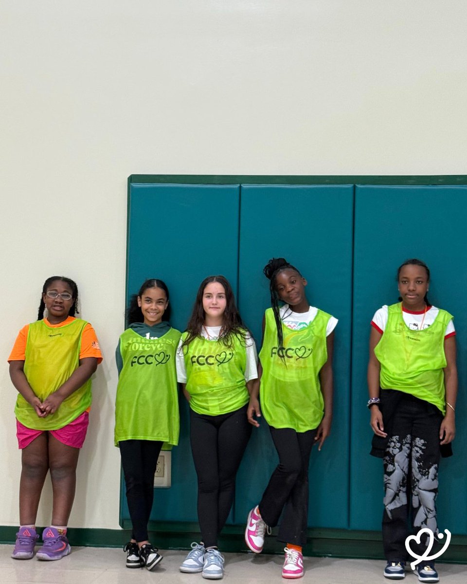 fccusaofficial's tweet image. What Happens Before the First Pass?
At FCC, every session starts with a warm-up, Coach Nico taught kids to breathe through anger, sadness, and even excitement—because learning to pause and reset helps them grow.
💛Warm-up =🤝 Welcome📣 Agreements🕹️ Activation!